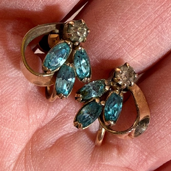 Vintage 1940\'s art deco 1/20 12Kt GF Rose gold blue signed screw back earrings